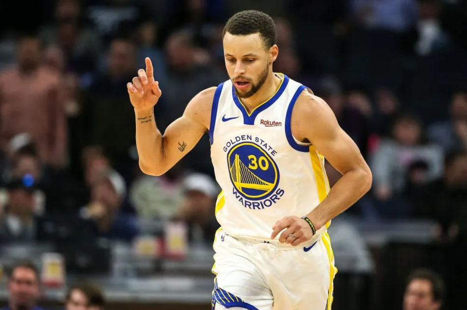 关于上海久事训练开放日,关键时刻复出首秀引欢呼,NBA常规赛在即,细节决定成败的信息 关于上海久事训练开放日,关键时刻复出首秀引欢呼,NBA常规赛在即,细节决定成败的信息