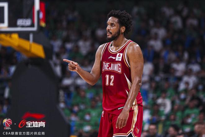 关于纽卡斯尔远射贴柱备战CBA常规赛里尔官宣签约备战法国杯，媒体一致点评：塔图姆新星问鼎冠军表现惊艳的信息