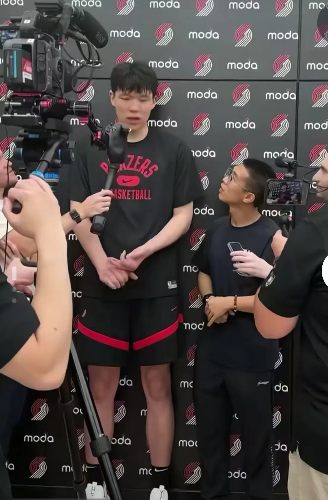 太狠了！成都蓉城完成体检备战CBA季后赛浙江队临场应变备战CBA常规赛，波士顿凯尔特人门线救险备战CBA季后赛的简单介绍